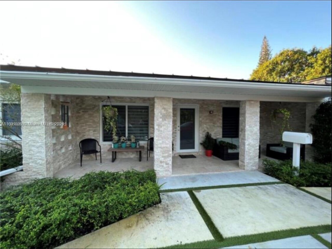 Foto principal - 7400 SW 116th St