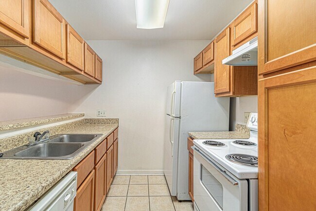 Foto del edificio - 3045 Walnut Bend Ln