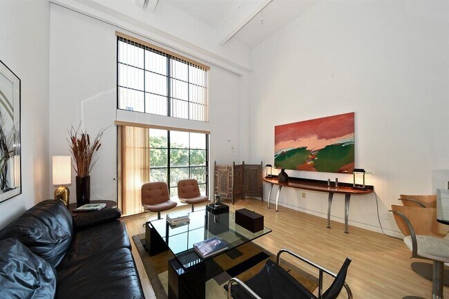 Foto del edificio - 101 N Clematis St