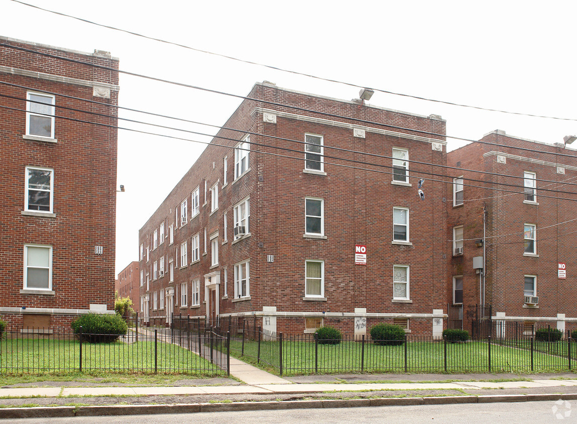 Primary Photo - 212-216 S Marshall St