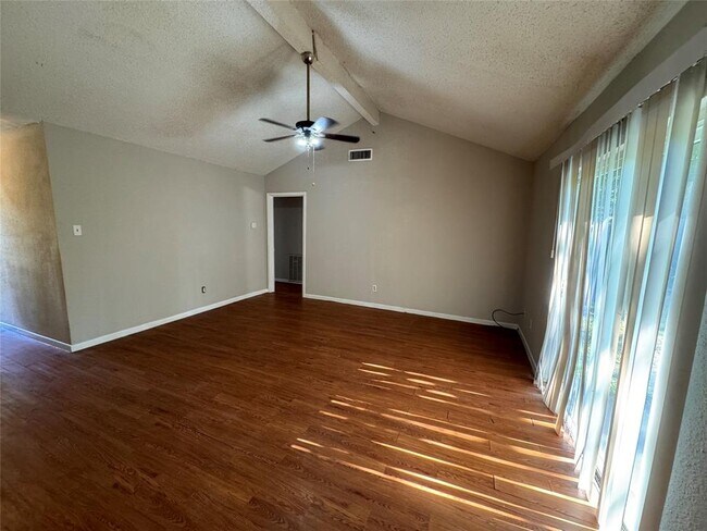 Building Photo - 3803 Dalmatian Dr