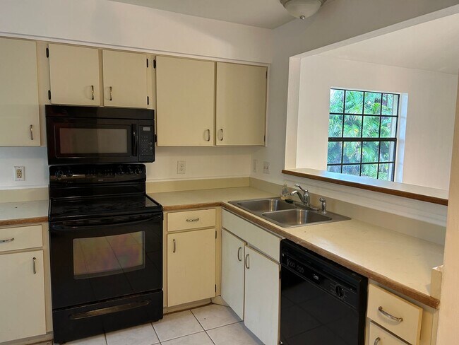 Foto del edificio - 1/2 Duplex For Rent !