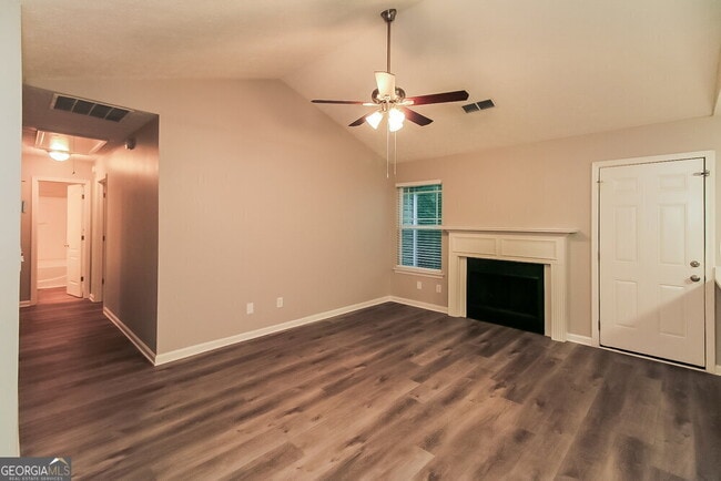 Building Photo - 15 Rockingham Dr