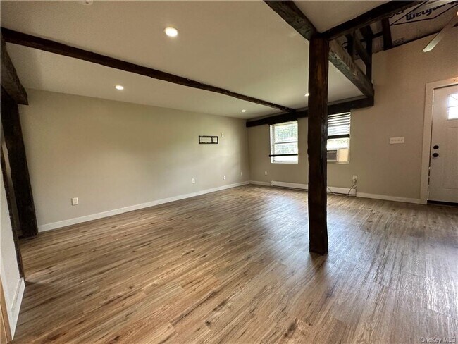 Building Photo - 76 Carpenter Rd