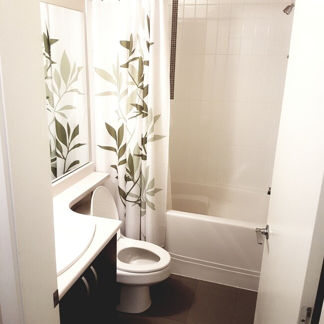 Building Photo - 13768 108 Av