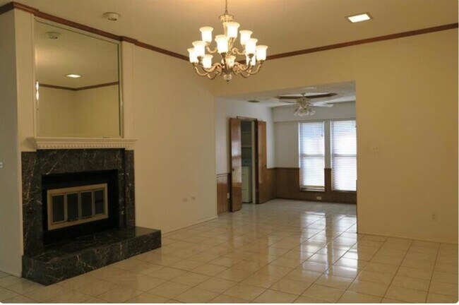 Building Photo - 1508 Woodoak Dr