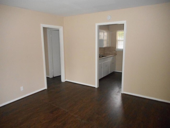 Foto del edificio - 4422 Hartsville Rd