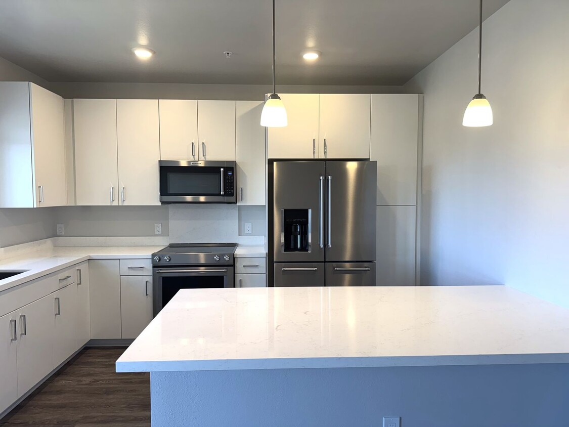 Foto principal - Nahele at Ho'opili - Brand New 2 Bedroom 2...