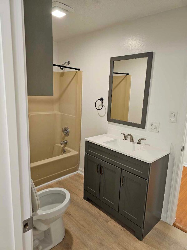 155 Midway Dr Unit B, Oliver Springs, TN 37840 Room for Rent in