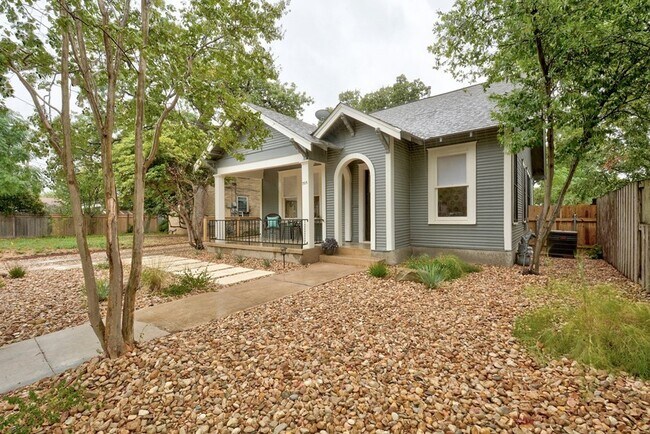 Foto del edificio - Charming bungalow in classic central Austi...