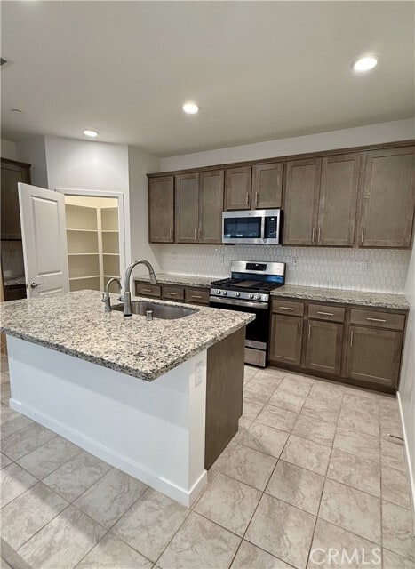Building Photo - 3881 E Cranbrook Paseo
