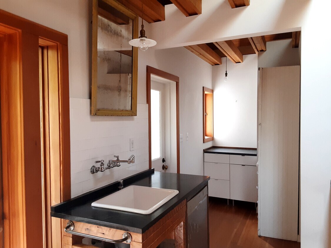 Foto principal - 638 Milwood Ave