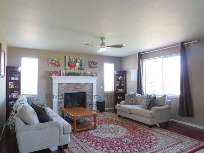 Building Photo - Gorgeous 4 Bedroom House in Banning Lewis