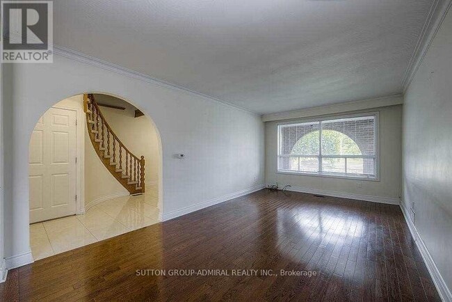 Photo du bâtiment - 7881 Dufferin St