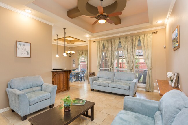 Foto del edificio - 3815 Spicewood Dr