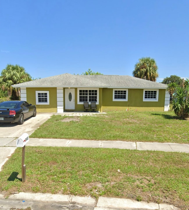 Building Photo - 2602 Walker Dr