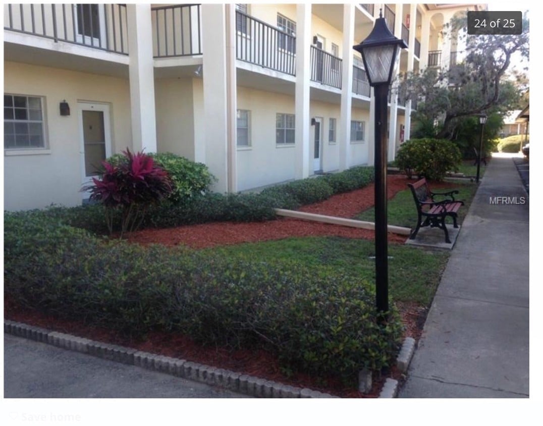 1 bedroom overlooking beautiful lake. - 3850 13th Ave N