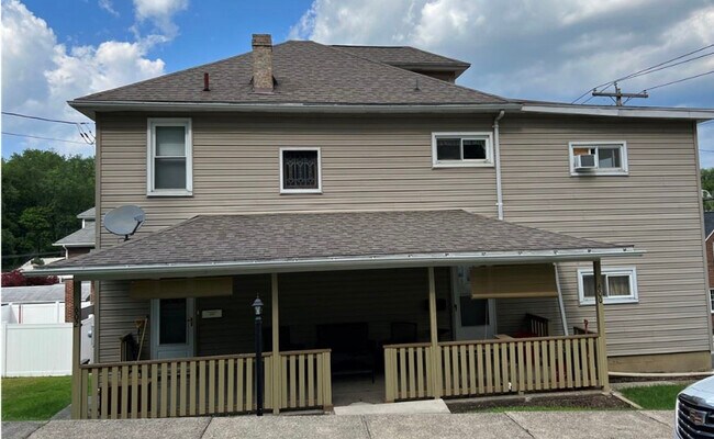 Front of Building - 602 Sellers Ave