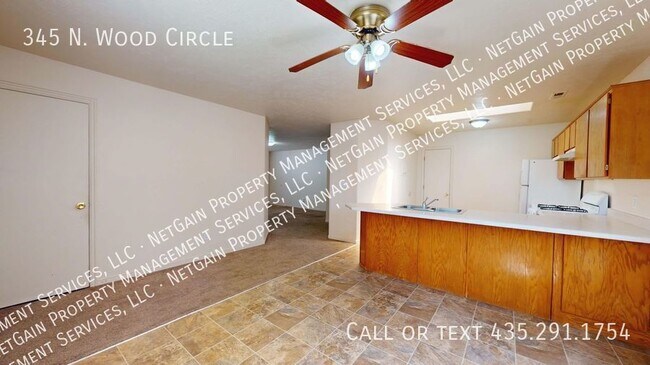 Building Photo - Pet Friendly 3 Bedroom 2 bath Twinhome