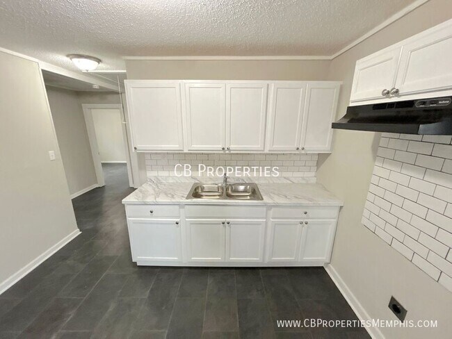 Foto del edificio - 2971 Forest Ave