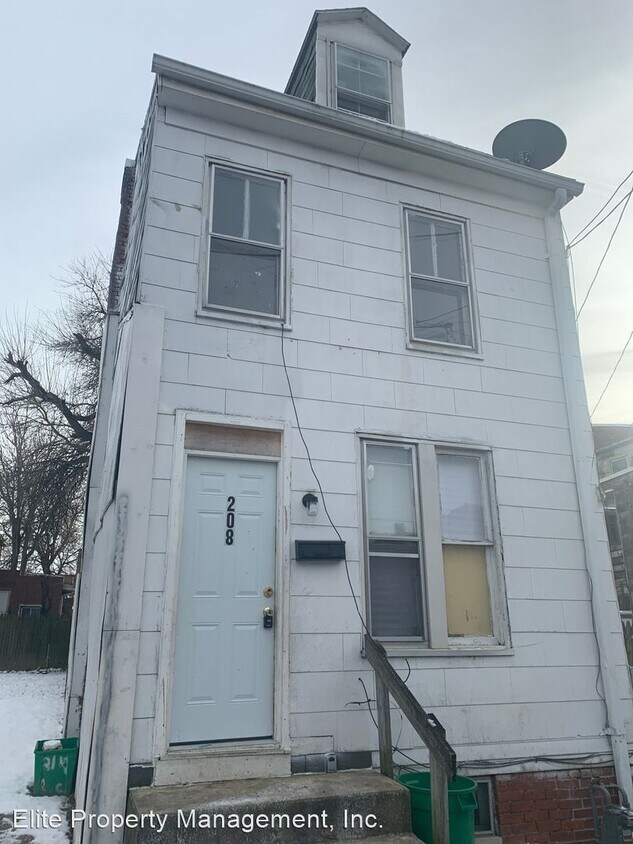 Primary Photo - 4 br, 1 bath House - 208 Liberty Ct.