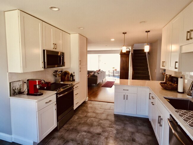 Foto del edificio - 122 High Meadow Way