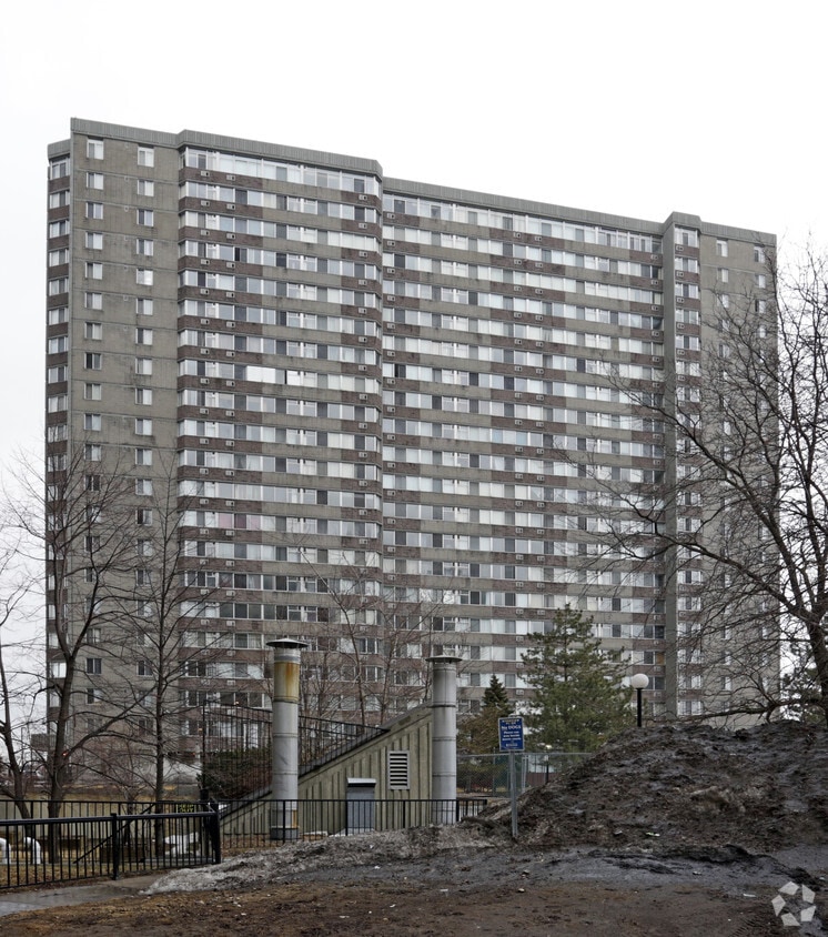 River Club Apartments 190 Lees Ave Ottawa, ON