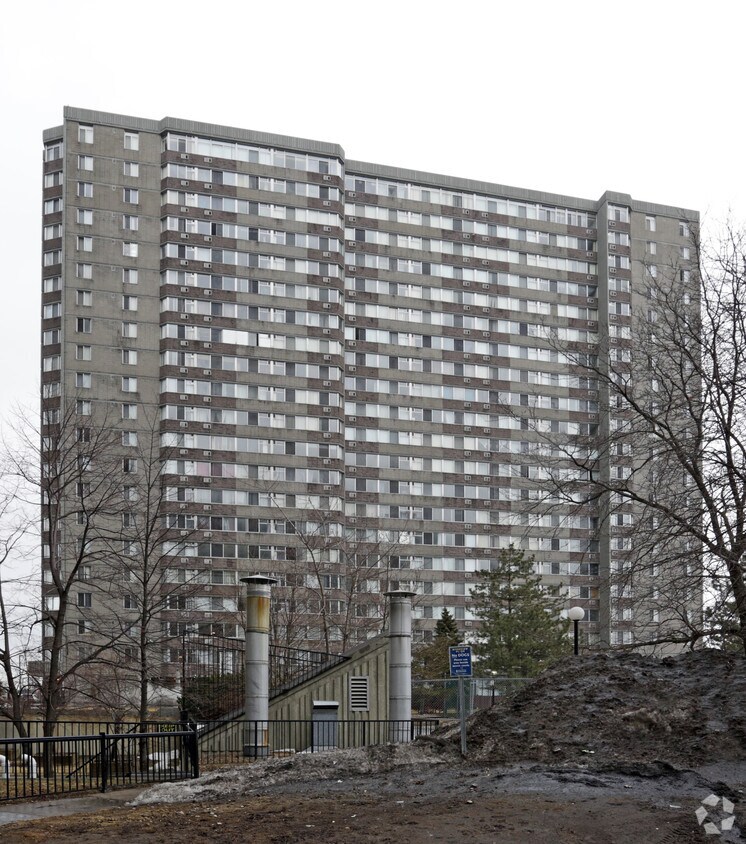 River Club Apartments 190 Lees Ave Ottawa, ON