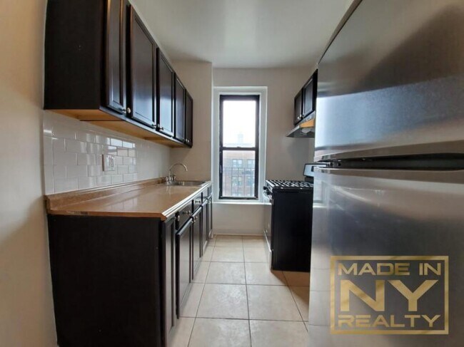 Foto del edificio - 1 bedroom in ASTORIA NY 11106