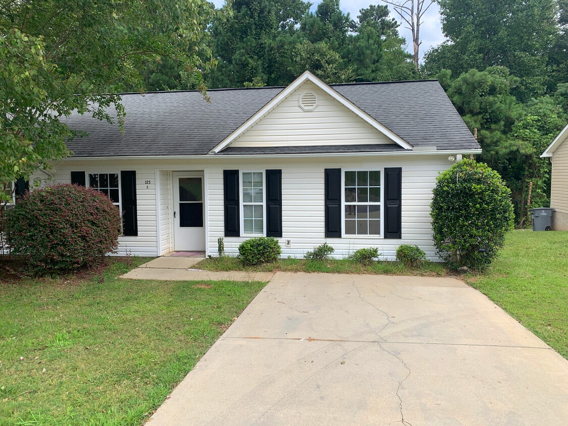 125 Evvalane Dr Unit B, Spartanburg, SC 29302 Condo for Rent in