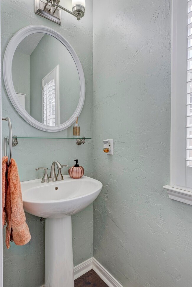 Building Photo - 14420 Walters Rd