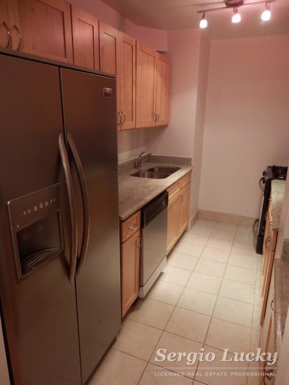 Foto del edificio - 444 E 82nd St