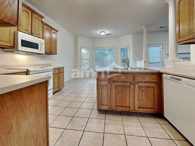 Foto del edificio - 6207 Chester Cv