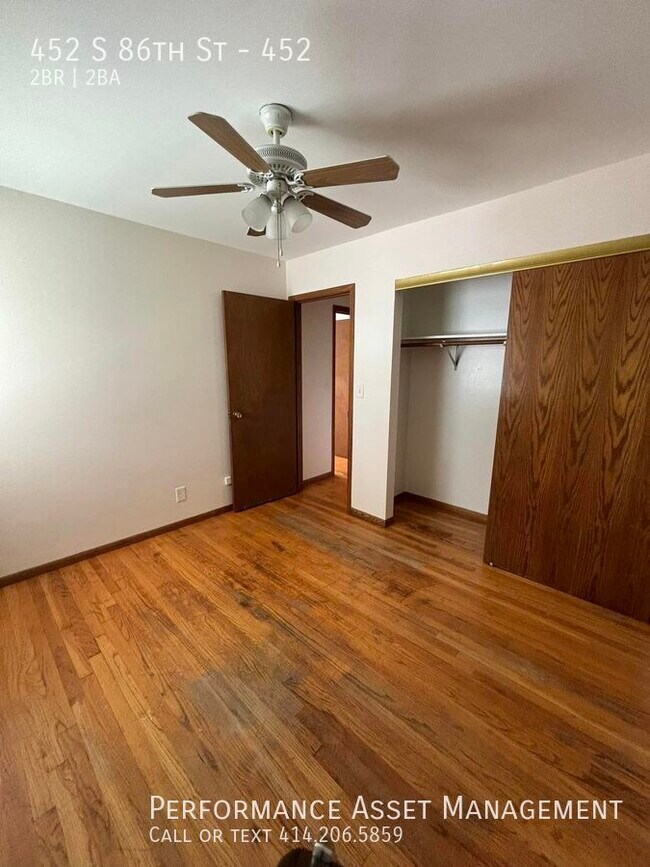 Building Photo - Charming 2 bed / 2bathTownhouse Apartment