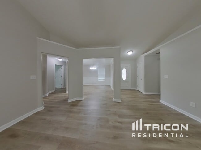 Building Photo - 85 Marbrook Trce