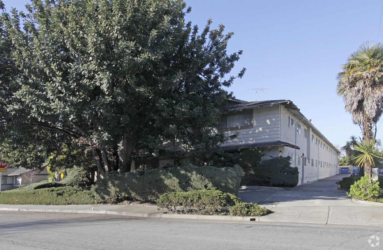 Building Photo - 199 Acalanes Dr