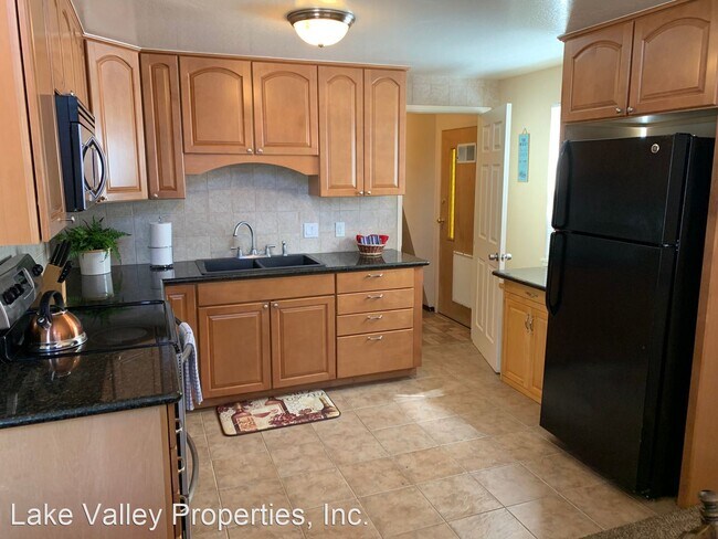 Building Photo - 3 br, 2 bath House - 3046 Bellevue
