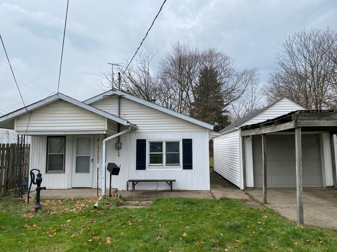 Primary Photo - Updated 2BR Plain Local Ranch for Rent