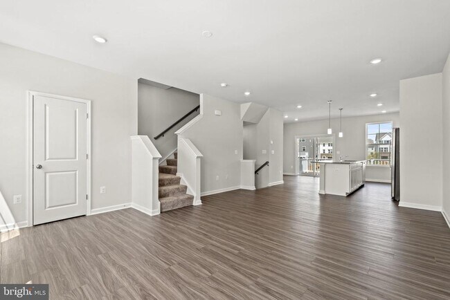 Building Photo - 148 WINTERPLACE Dr