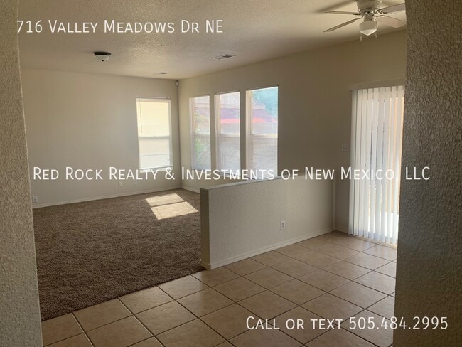 Building Photo - Spacious 2 story 4BR+Loft 2816 Sq Ft Home ...