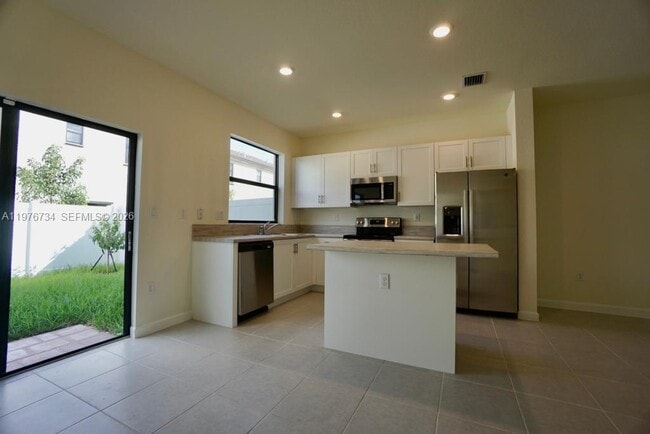 Building Photo - 3429 W 111th Pl