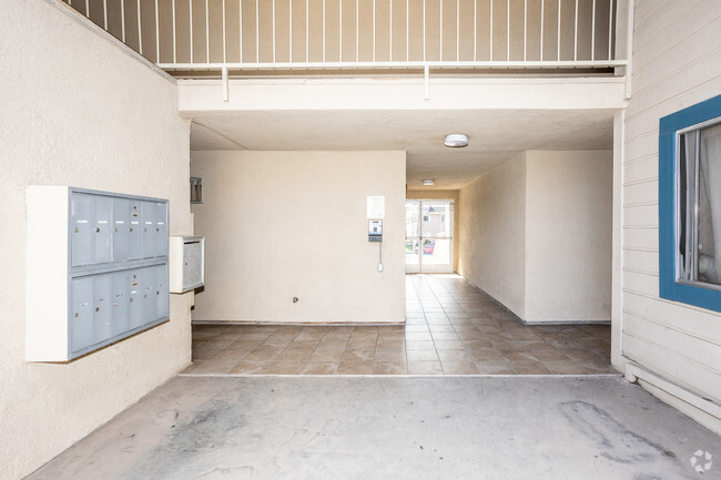 Lobby - Bell Court Apartments