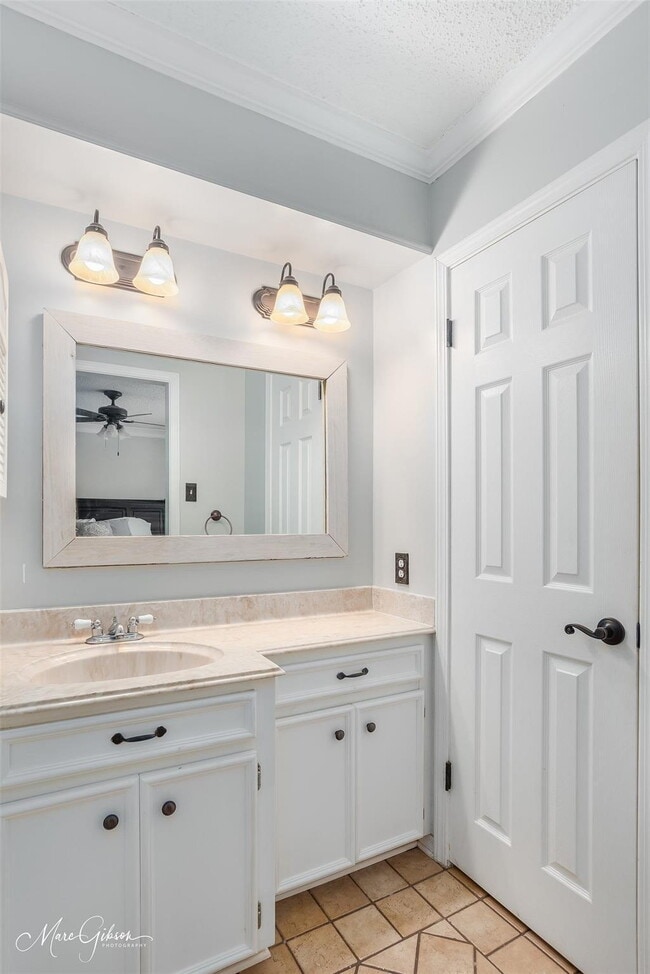 Foto del edificio - 4700 Longstreet Pl