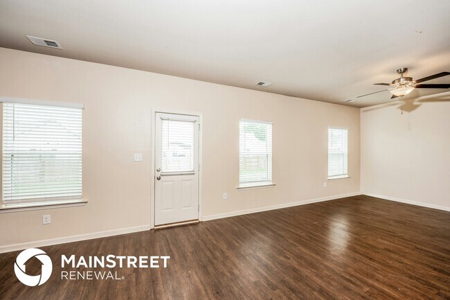 Foto del edificio - 555 Clover Cir