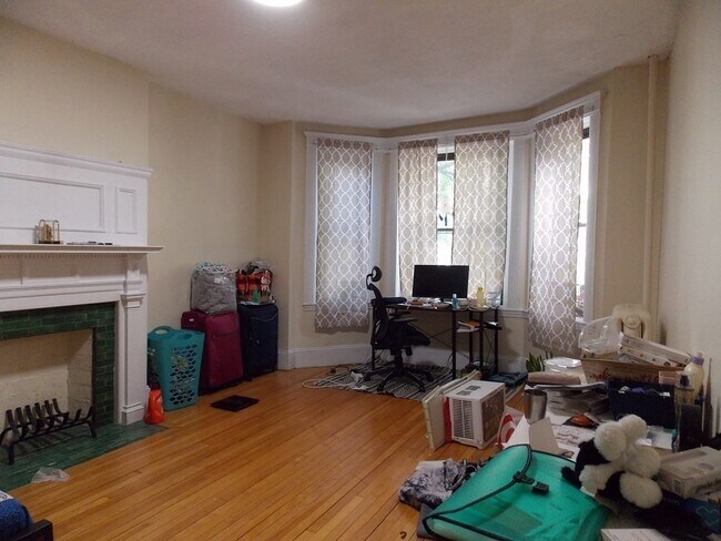 Building Photo - 24 Glenville Ave