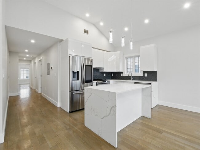 Foto del edificio - 494 Liberty Ave