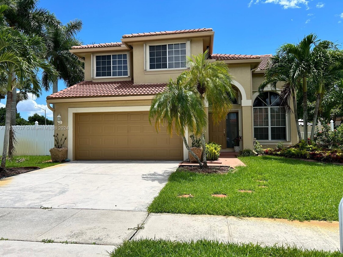 Foto principal - 18310 NW 10th St