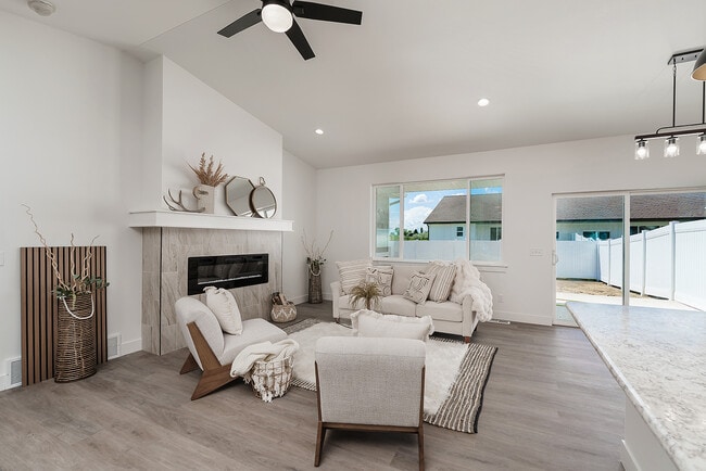 Building Photo - 5917 Little River Loop