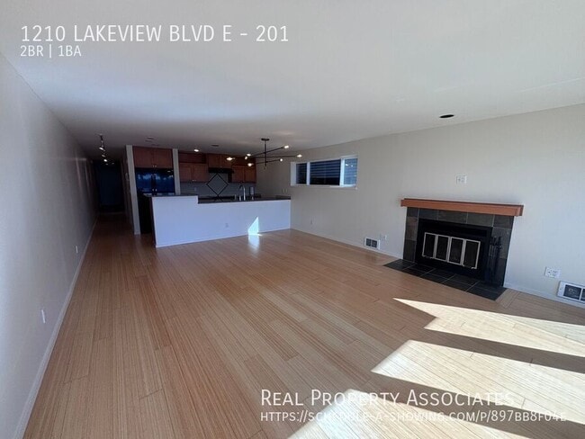Building Photo - 1210 LAKEVIEW Blvd E