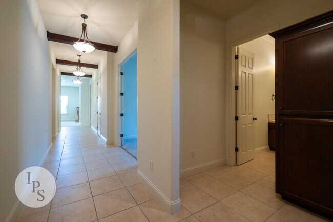 Foto del edificio - Tuscan Bluffs at Copper River - Granville Home, 4BR/3BA, On Golf Course - Lots of Amenities
